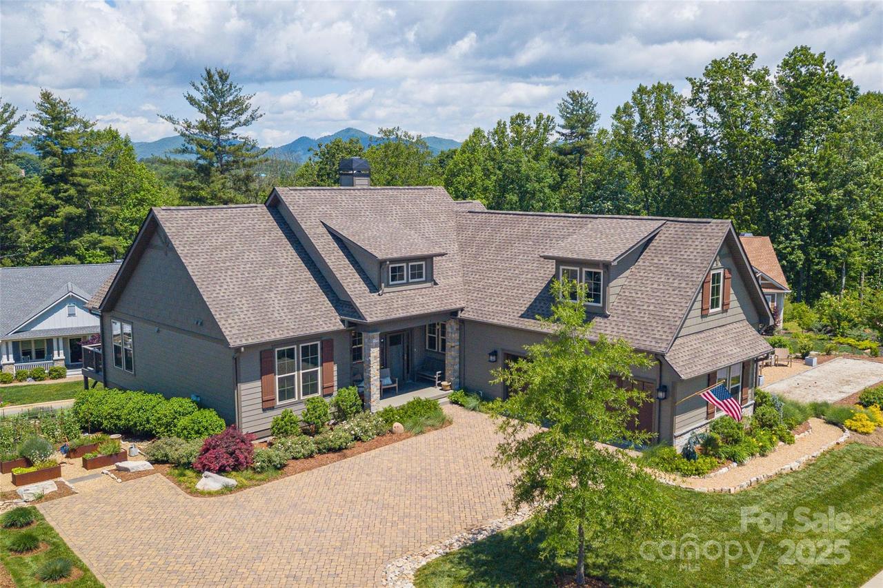 5 Buckhorn Gap Rd., Biltmore Lake, NC 28715