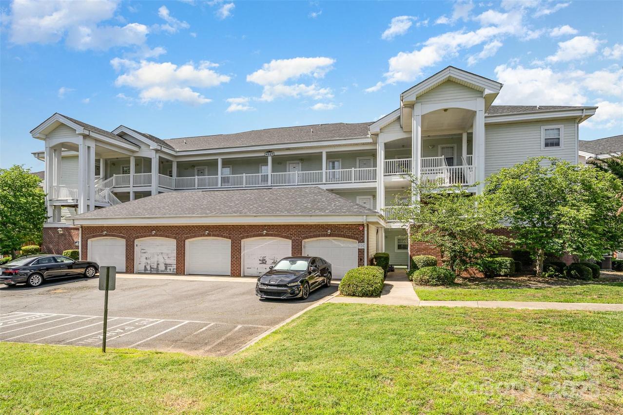 8969 Meadow Vista Rd., Charlotte, NC 28213