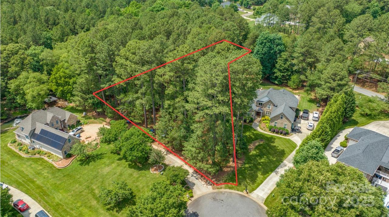 9207 Belle Pines Ct., Sherrills Ford, NC 28673