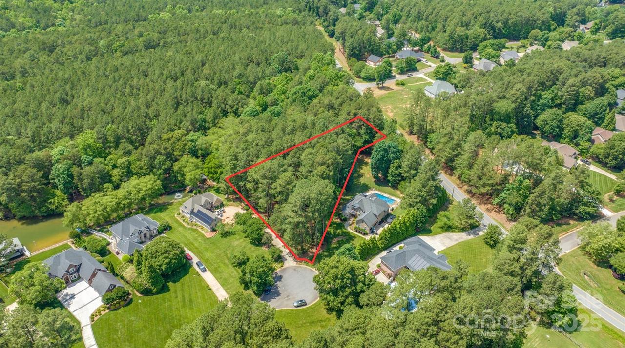 9207 Belle Pines Ct., Sherrills Ford, NC 28673