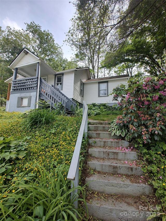 151 S Hill St., Waynesville, NC 28786