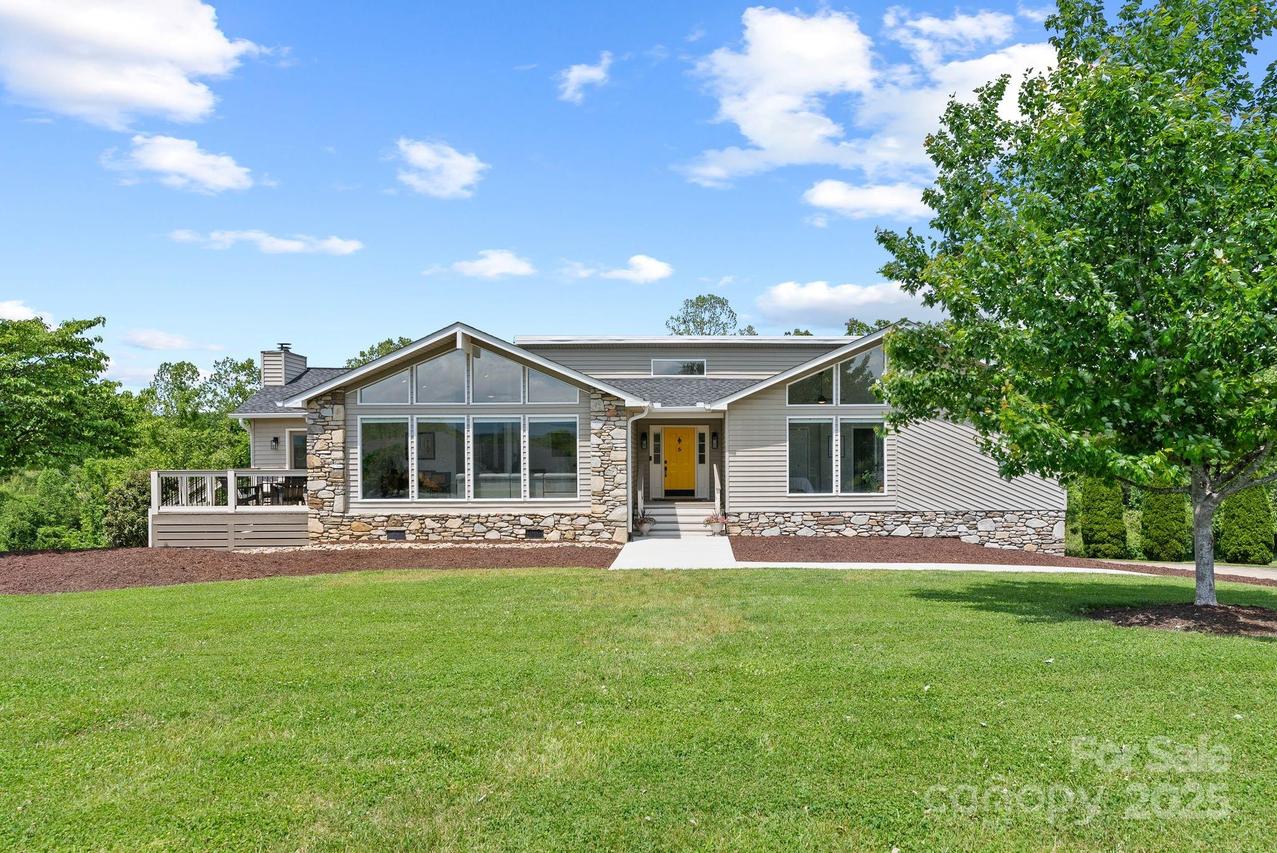 5 Loridon Dr., Weaverville, NC 28787