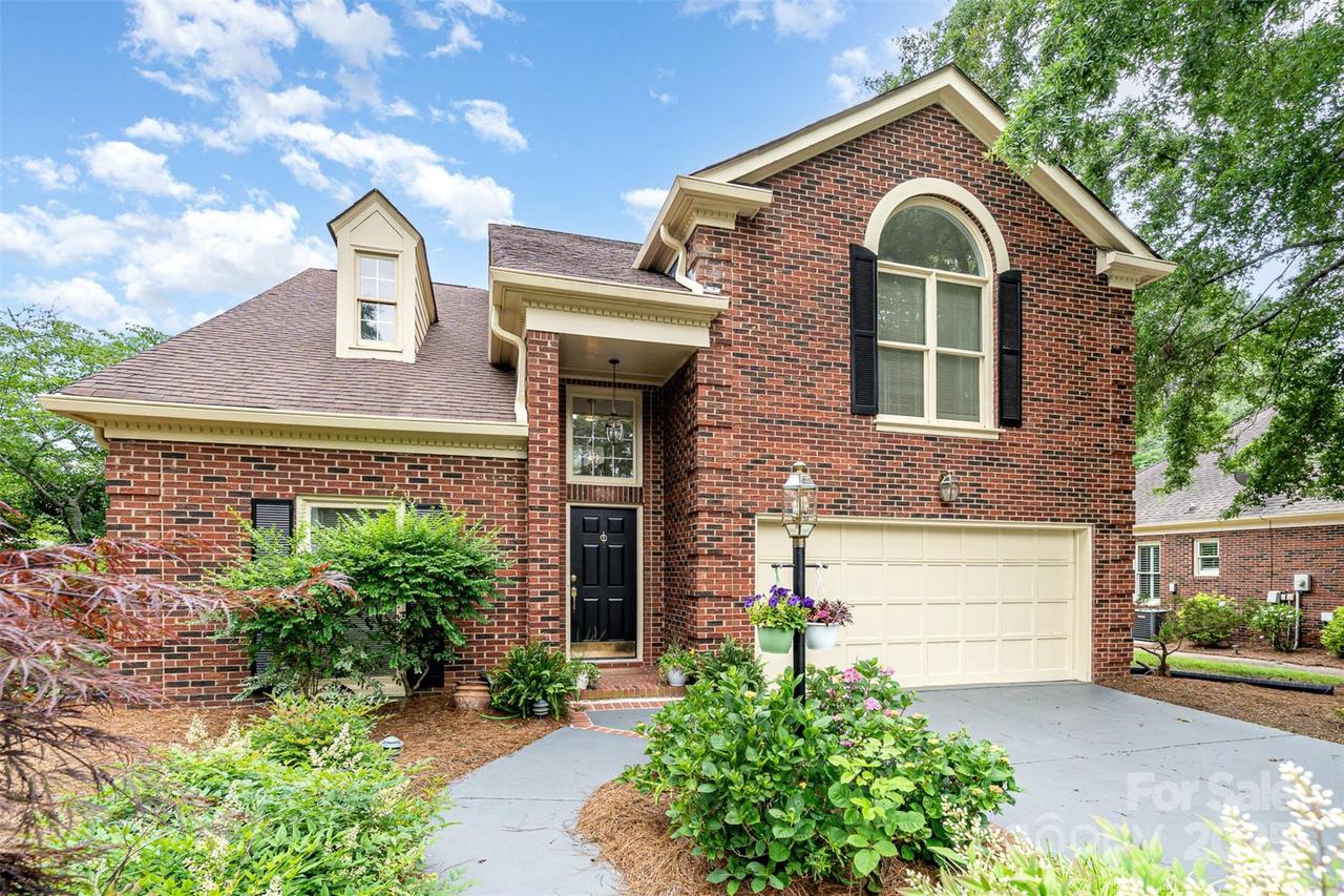 7031 Walton Heath Ln., Charlotte, NC 28277