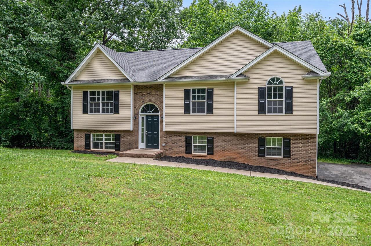 1520 28th St., Hickory, NC 28602