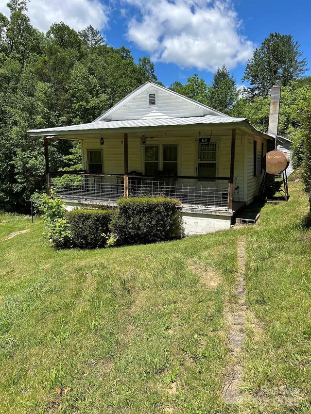 611 Johnson Hollow Rd., Bakersville, NC 28705