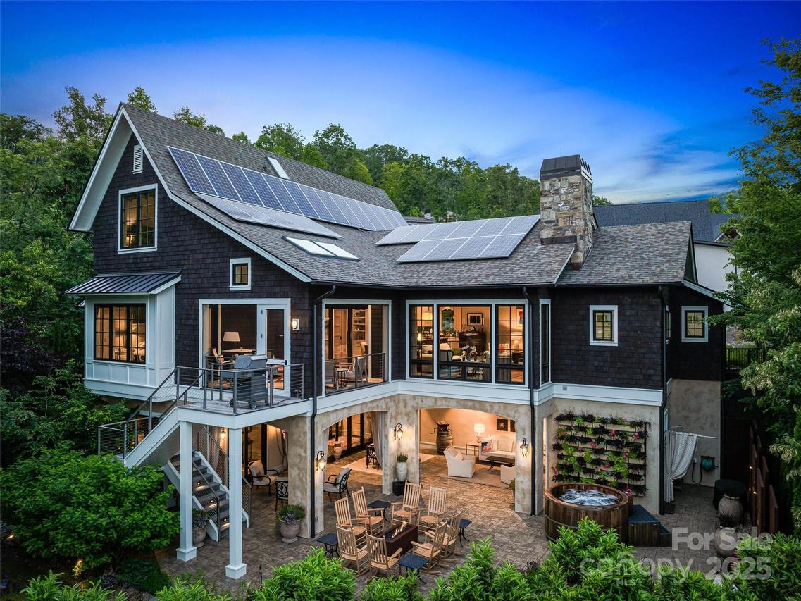3 Bayonne Tr., Asheville, NC 28804