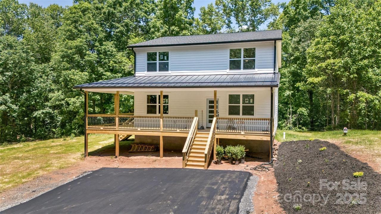 440 Old Buckeye Cove Rd., Swannanoa, NC 28778