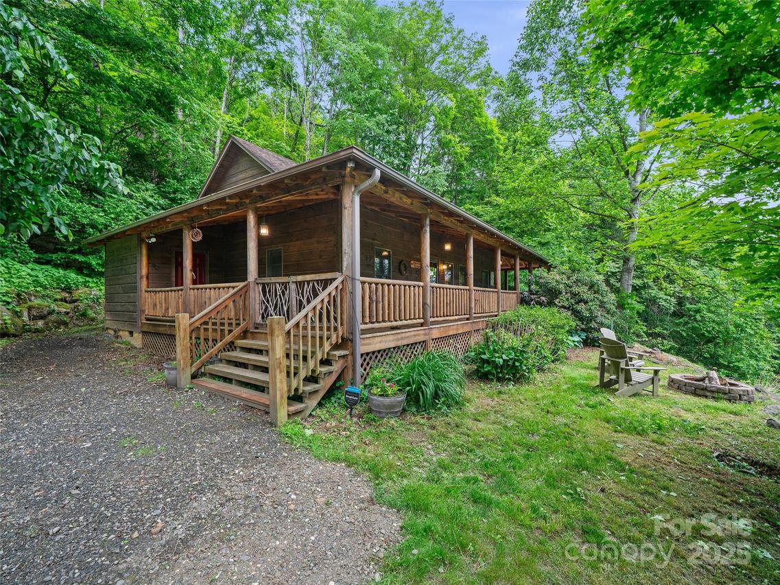 198 Bear Ridge Rd., Bakersville, NC 28705