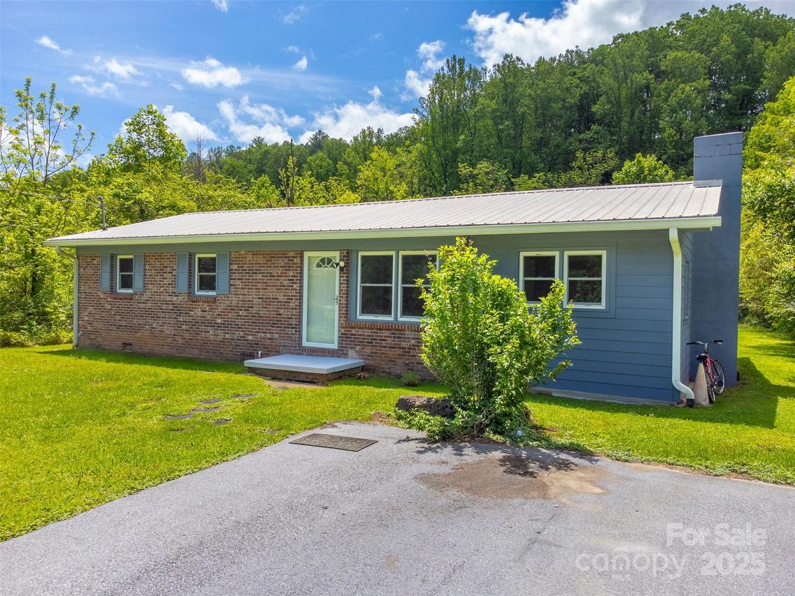 285 Painter Rd., Cullowhee, NC 28723