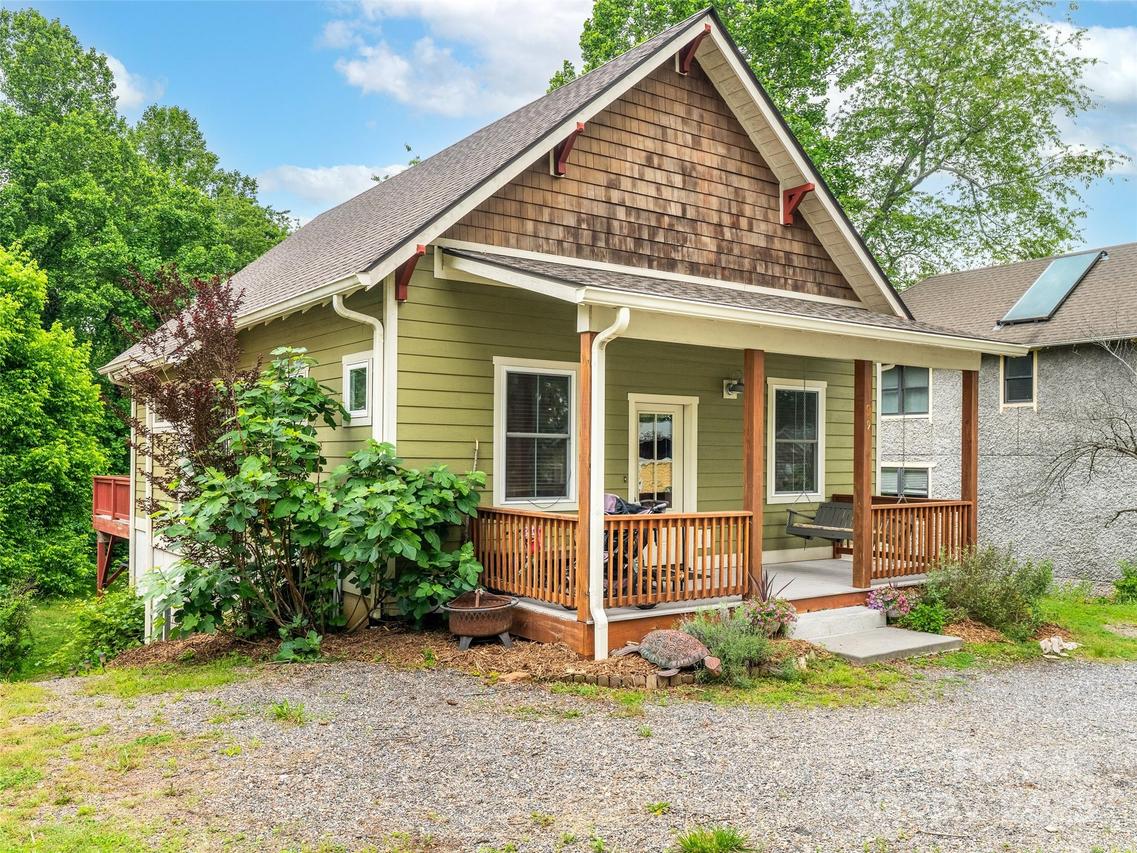 9 Reynolds Rd., Asheville, NC 28806