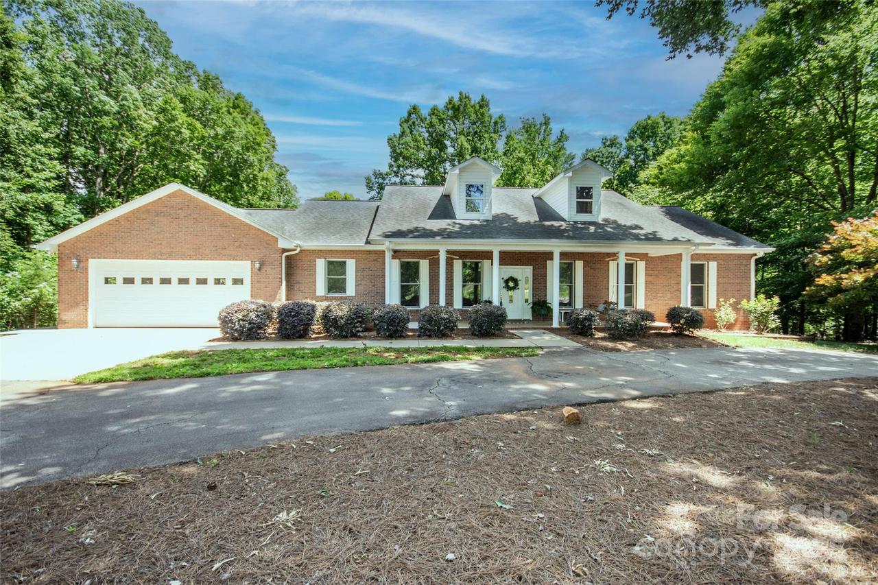 169 Wilcox Karriker Ln., Statesville, NC 28625