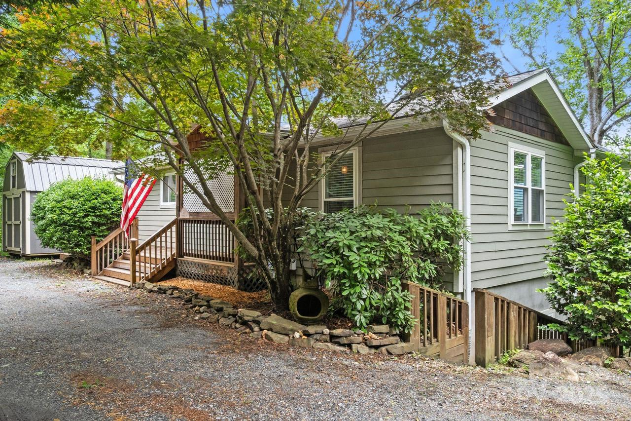 1672 Memorial Hwy., Lake Lure, NC 28746