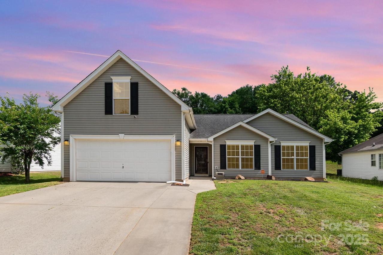 1533 Moss Creek Dr., Harrisburg, NC 28075