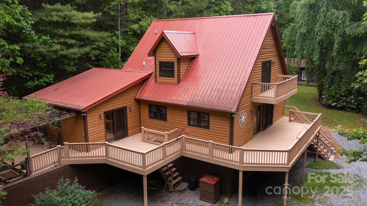 350 Stagecoach Rd., Zirconia, NC 28790