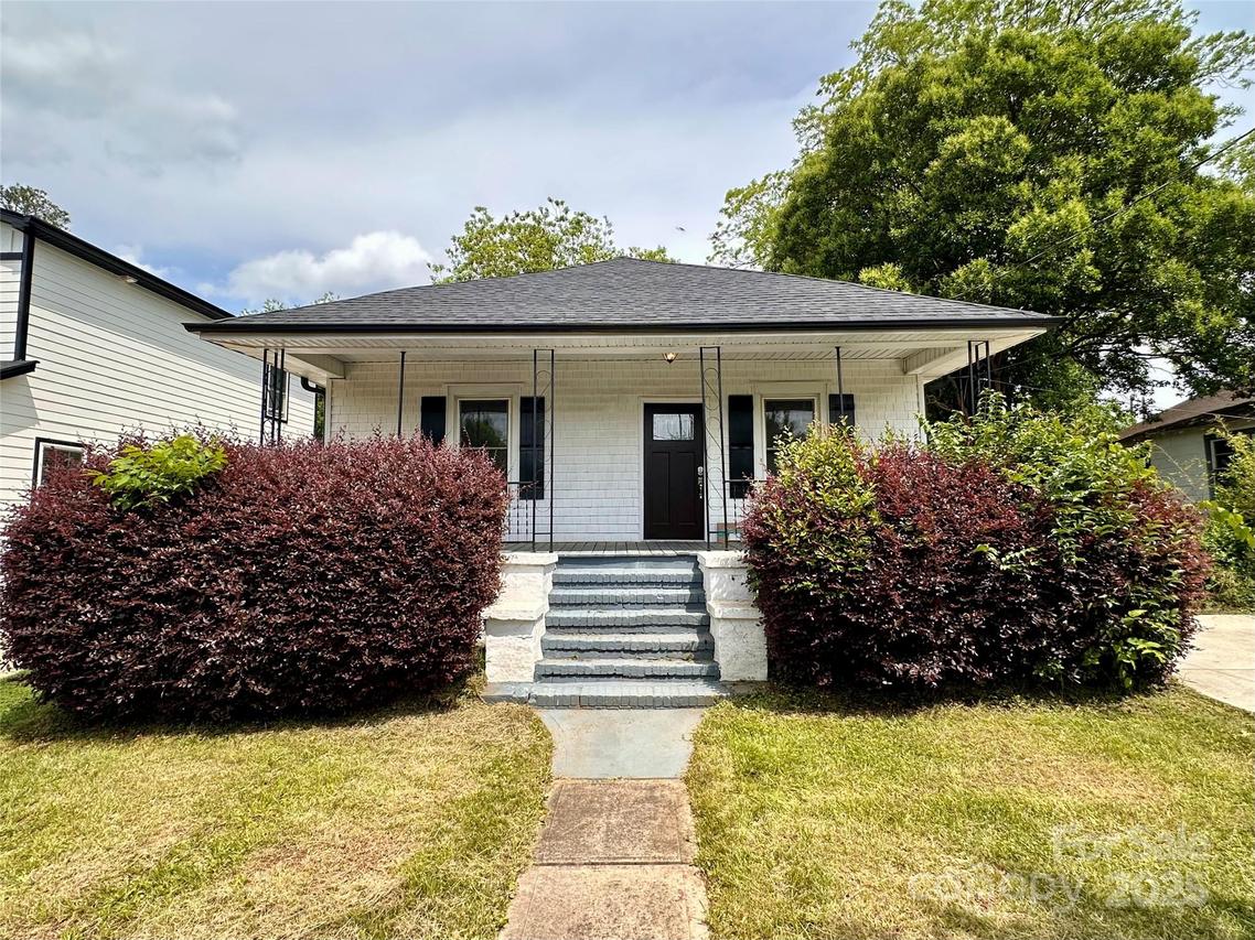 306 Sacco St., Belmont, NC 28012