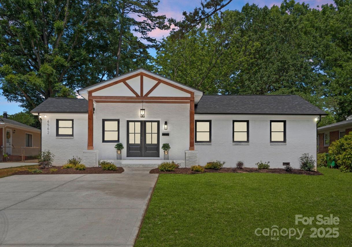 4562 Rockford Ct., Charlotte, NC 28209