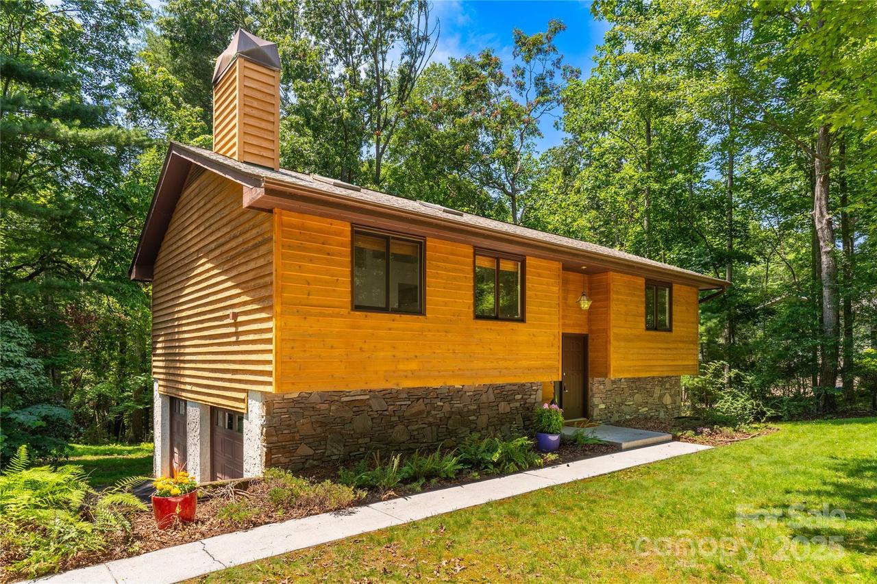 2 Oak Grove Rd., Arden, NC 28704