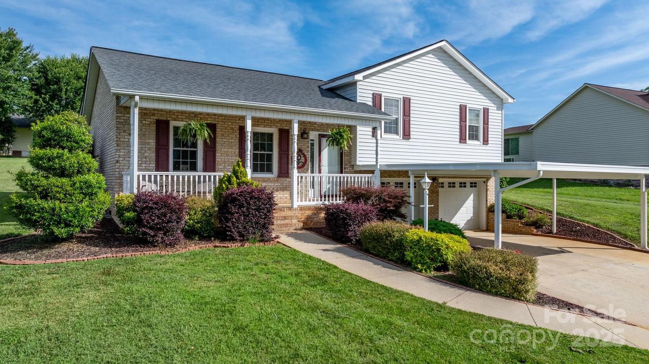 10 Hunters Ridge Ct., Granite Falls, NC 28630
