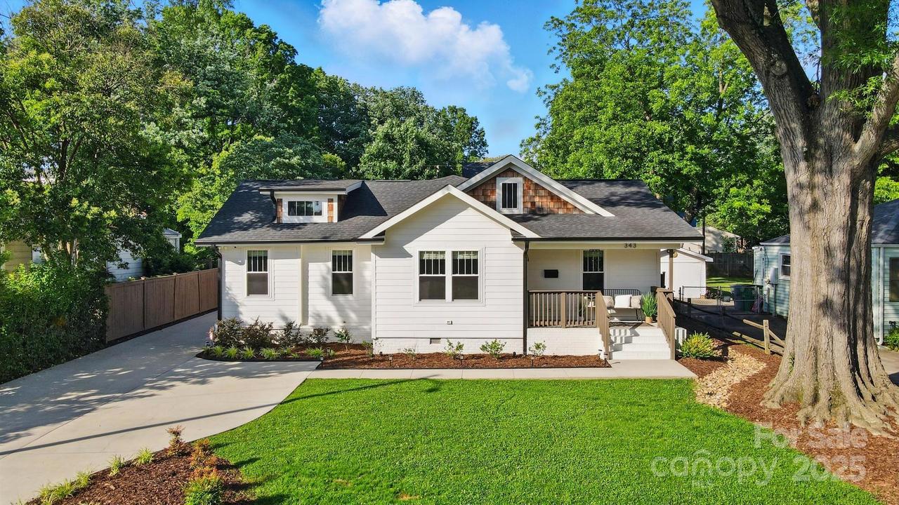 343 Melbourne Ct., Charlotte, NC 28209