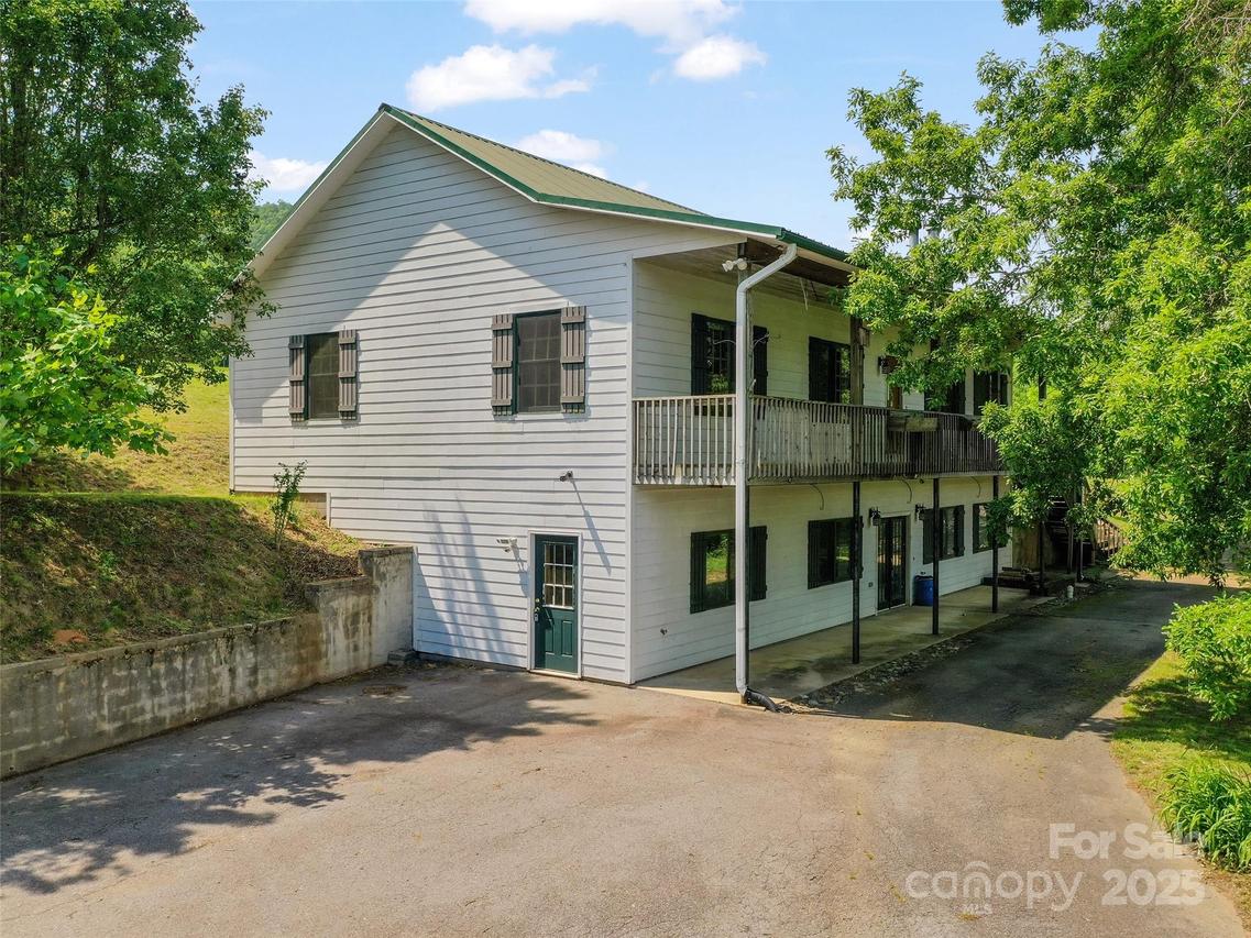 126 Sweetwater Dr., Canton, NC 28716