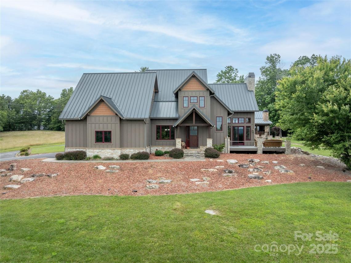 4862 Pinnacle Mountain Rd., Zirconia, NC 28790