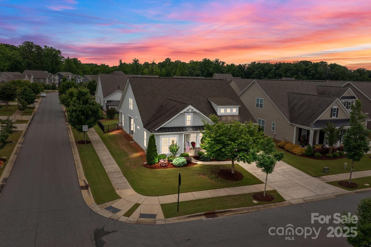 16034 Rushwick Dr., Huntersville, NC 28078
