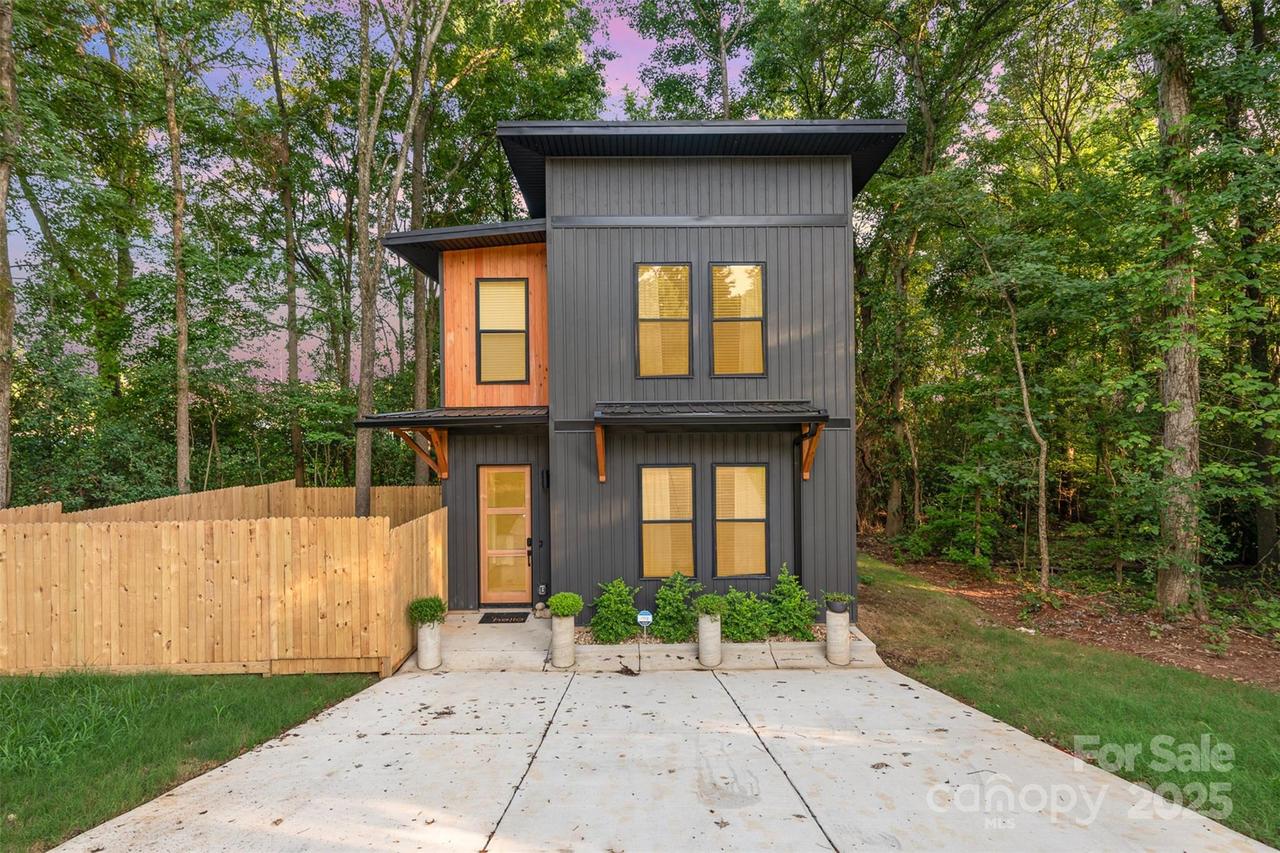 411 Granby Cir., Charlotte, NC 28217