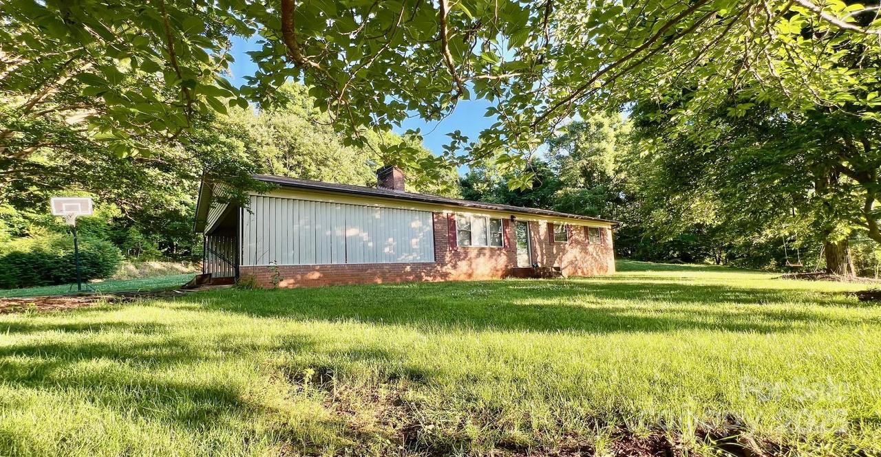 1229 Rocky Face Church Rd., Taylorsville, NC 28681