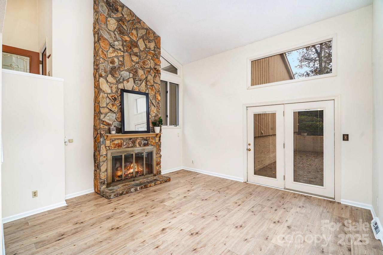 4025 Ivystone Ct., Charlotte, NC 28277