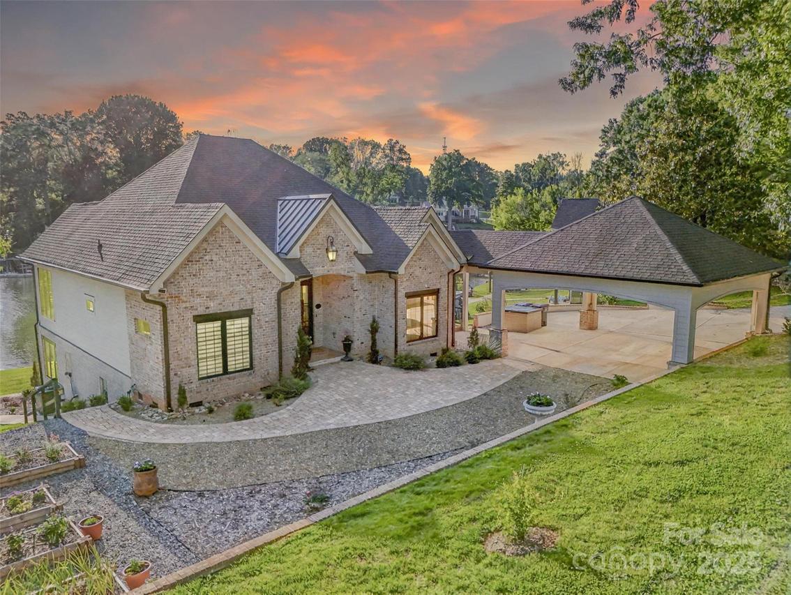 445 Sundown Rd., Mooresville, NC 28117