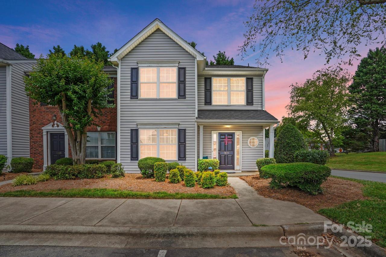 7671 Bluff Point Ln., Denver, NC 28037