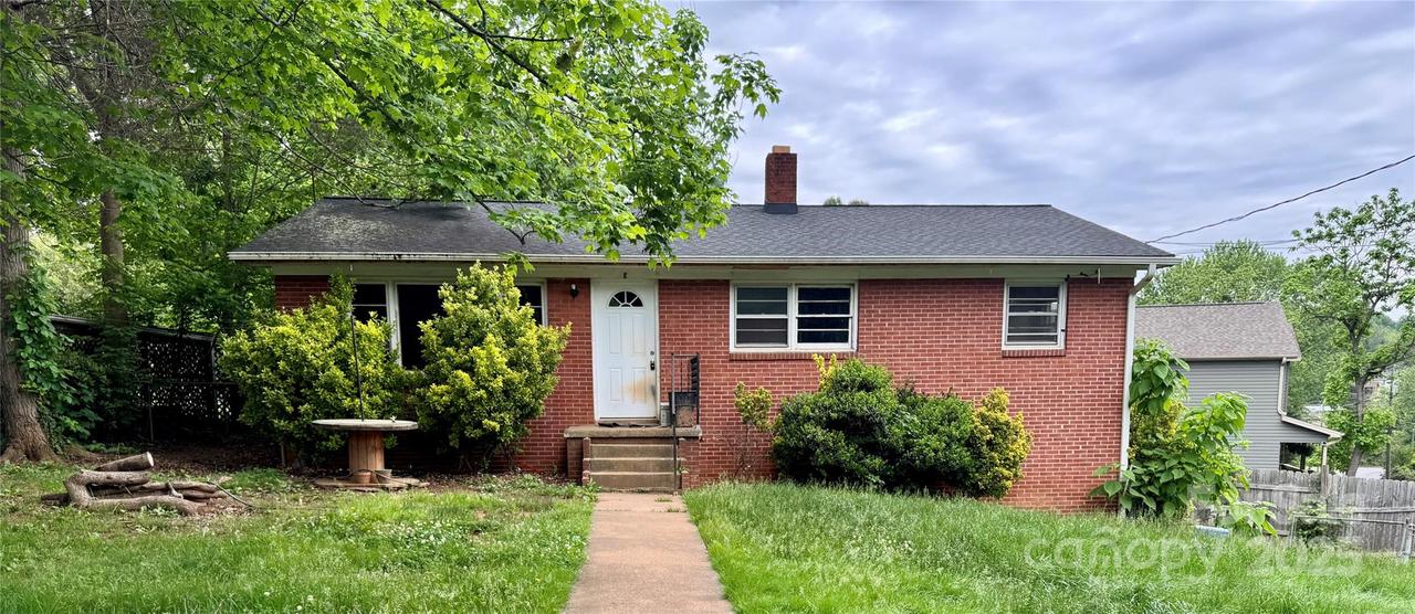 8 Mountain Ter., Asheville, NC 28806