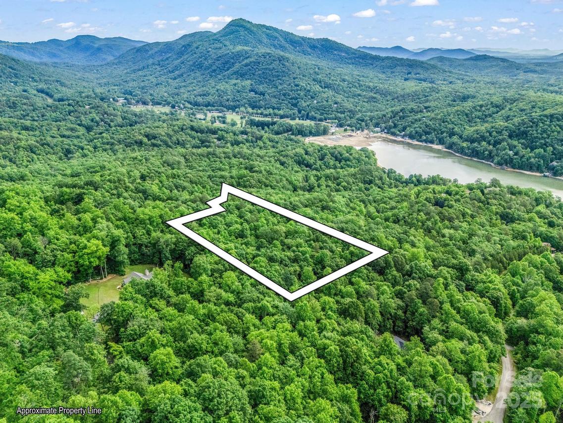 176 High Road Ct., Lake Lure, NC 28746