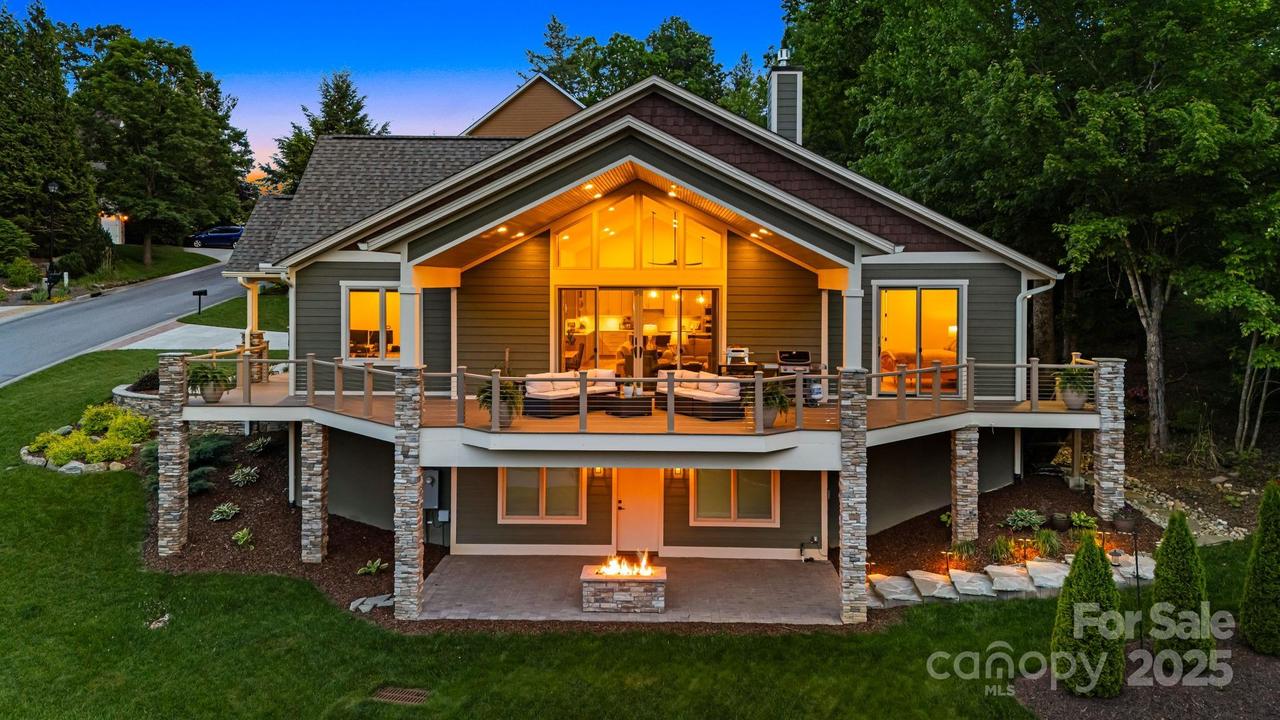 15 Ledgestone Dr., Fairview, NC 28730