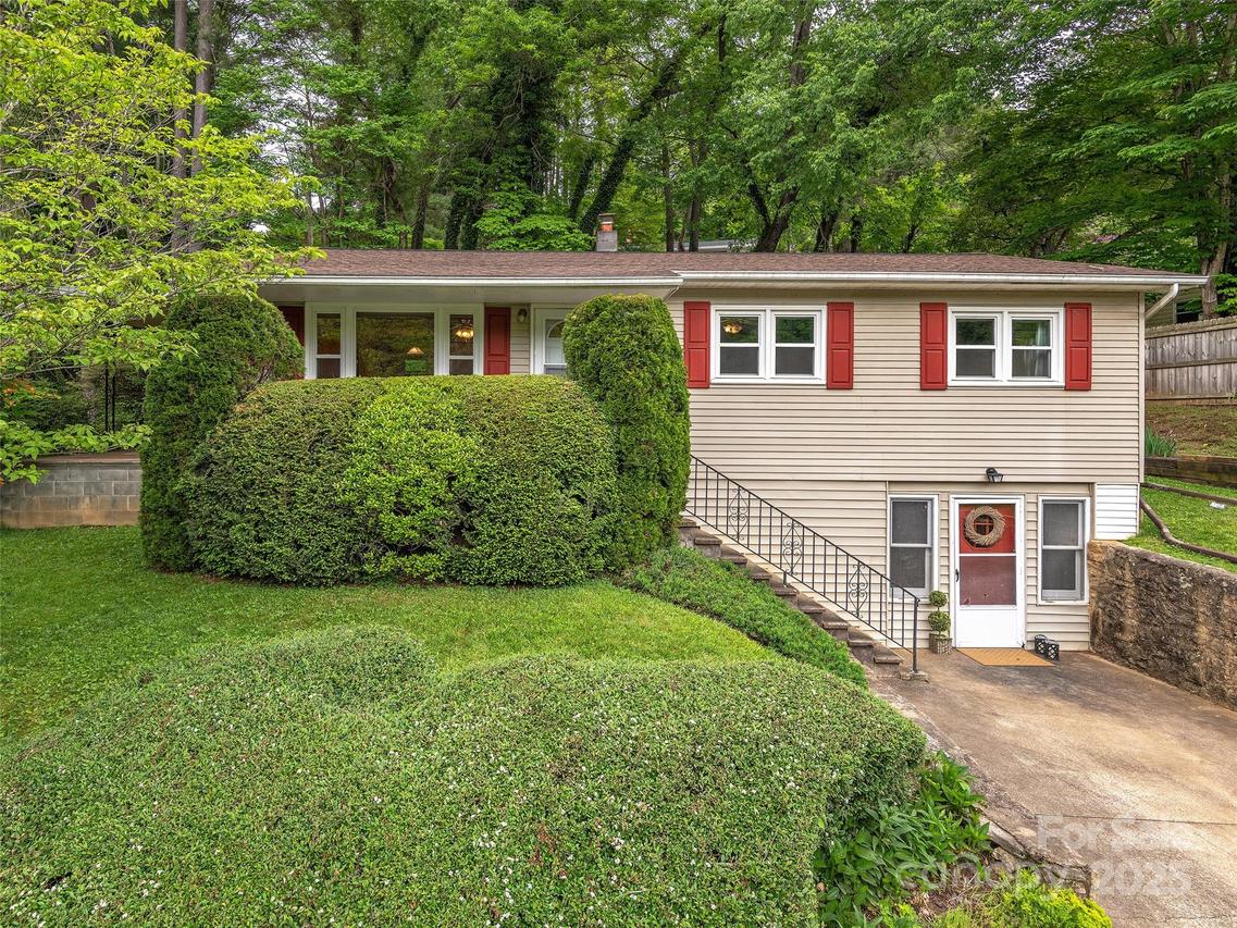 57 Park Dr., Waynesville, NC 28786