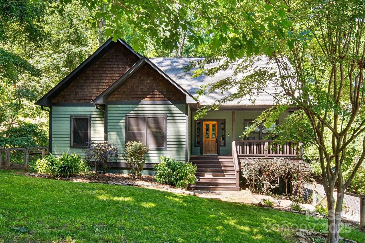 6 Woodland Rd., Asheville, NC 28806