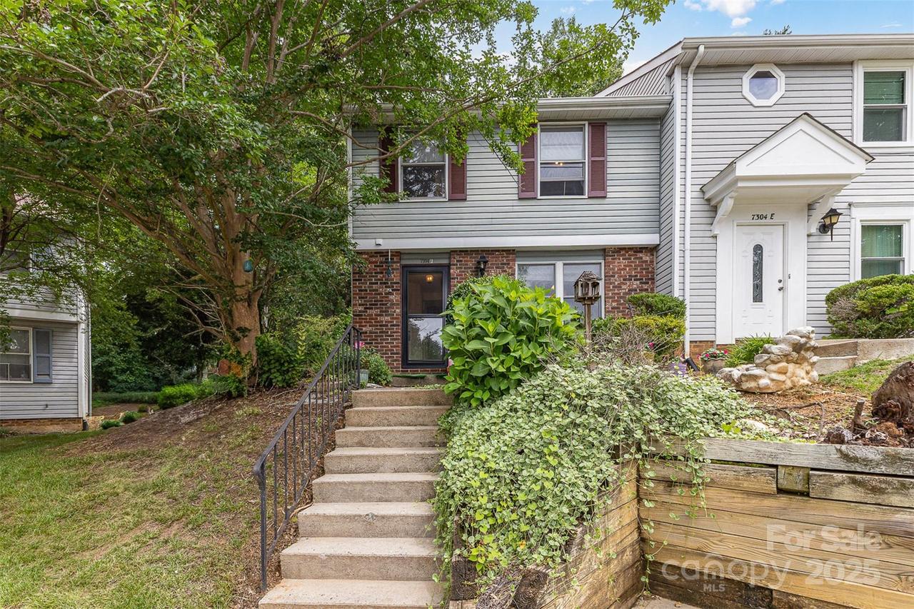 7304 Pebblestone Dr., Charlotte, NC 28212