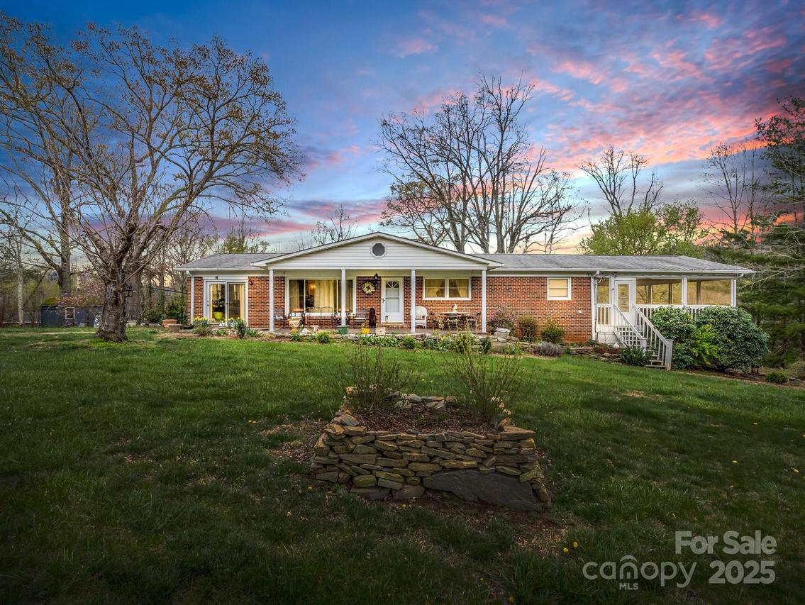 24 Clarke Rd., Asheville, NC 28805