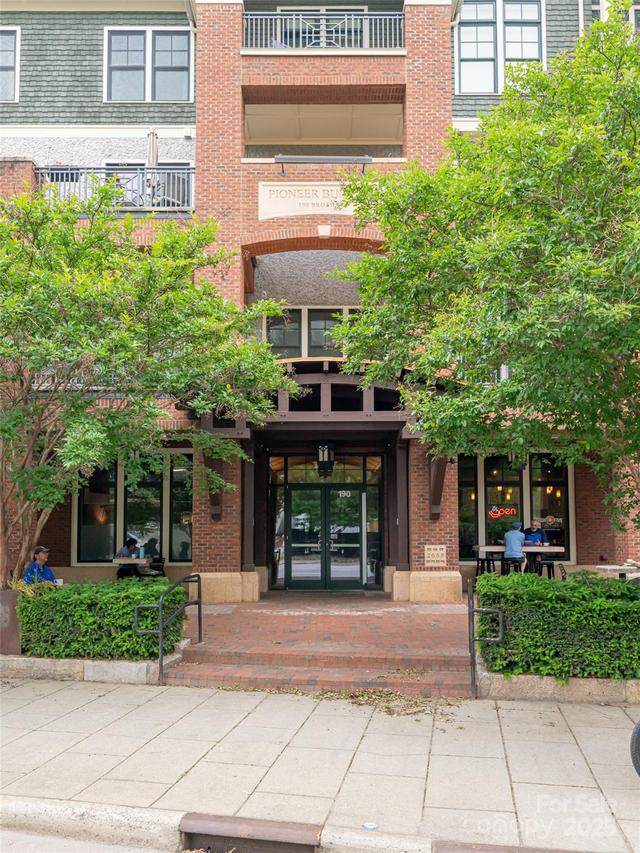 190 Broadway St. #310, Asheville, NC 28801
