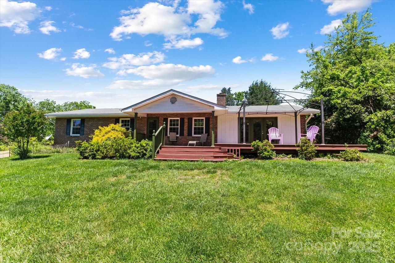 103 Hampshire Ln., Canton, NC 28716