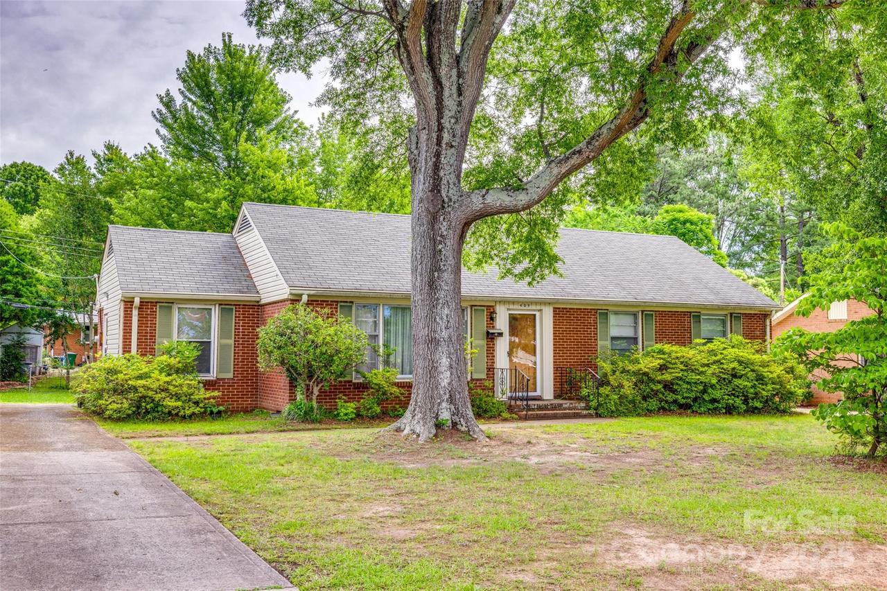 409 Scaleybark Rd., Charlotte, NC 28209