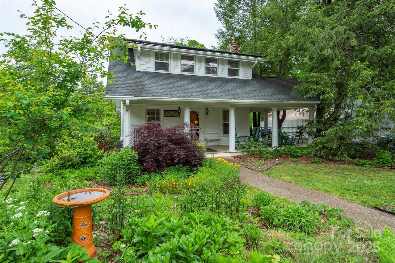 108 Connally St., Black Mountain, NC 28711