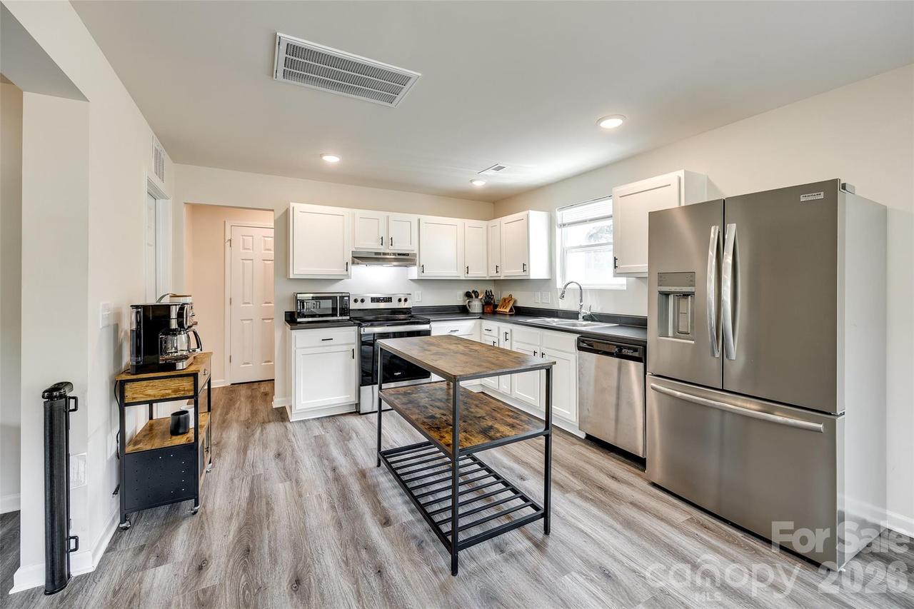 415 Kickapoo Ave., Gastonia, NC 28056