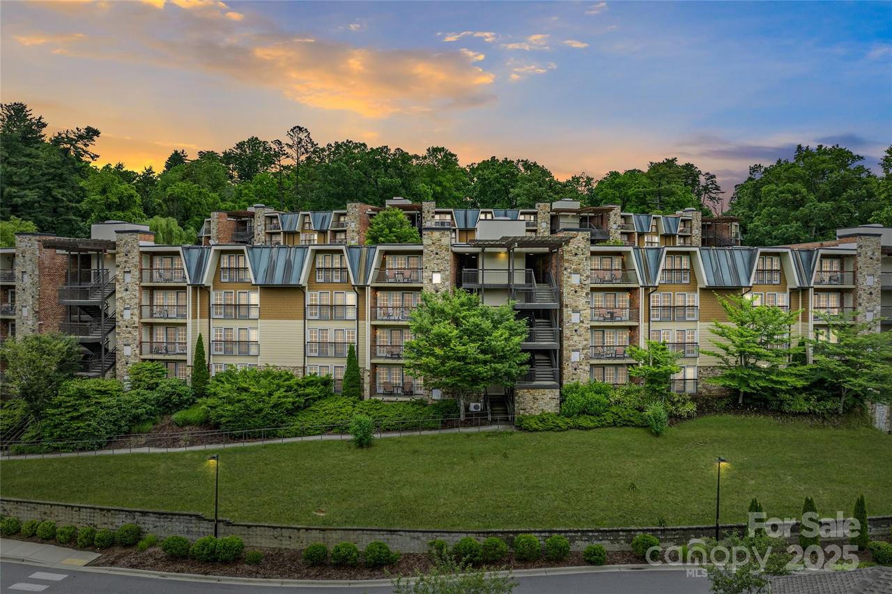 408 Bowling Park Rd., Asheville, NC 28803