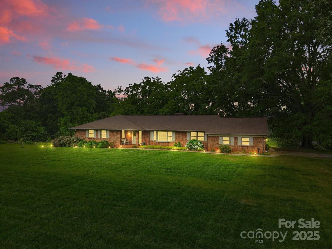 1081 Long Dr., Newton, NC 28658