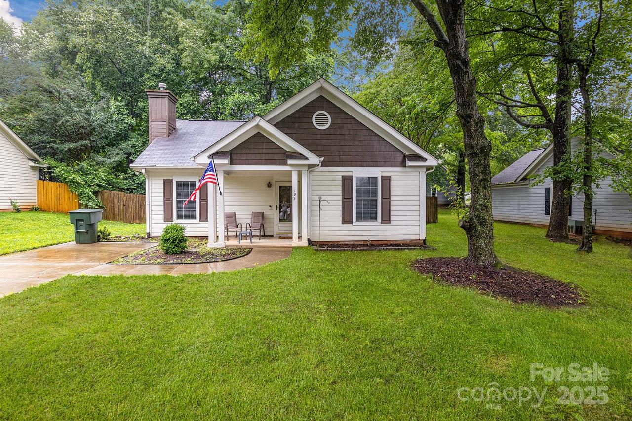 124 Cedarcroft Dr., Mooresville, NC 28115