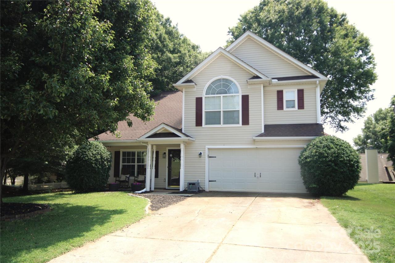 7830 Shiny Meadow Ln., Charlotte, NC 28215