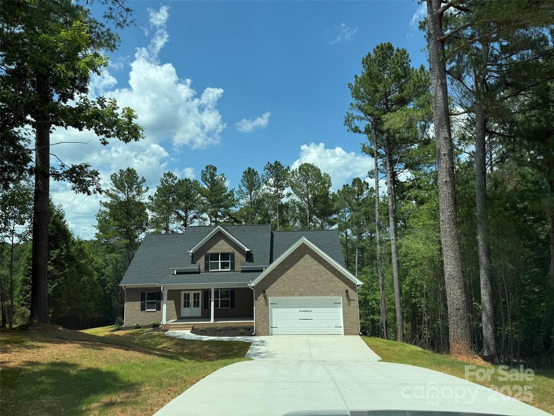 5025 Harbor View Dr., Granite Falls, NC 28630