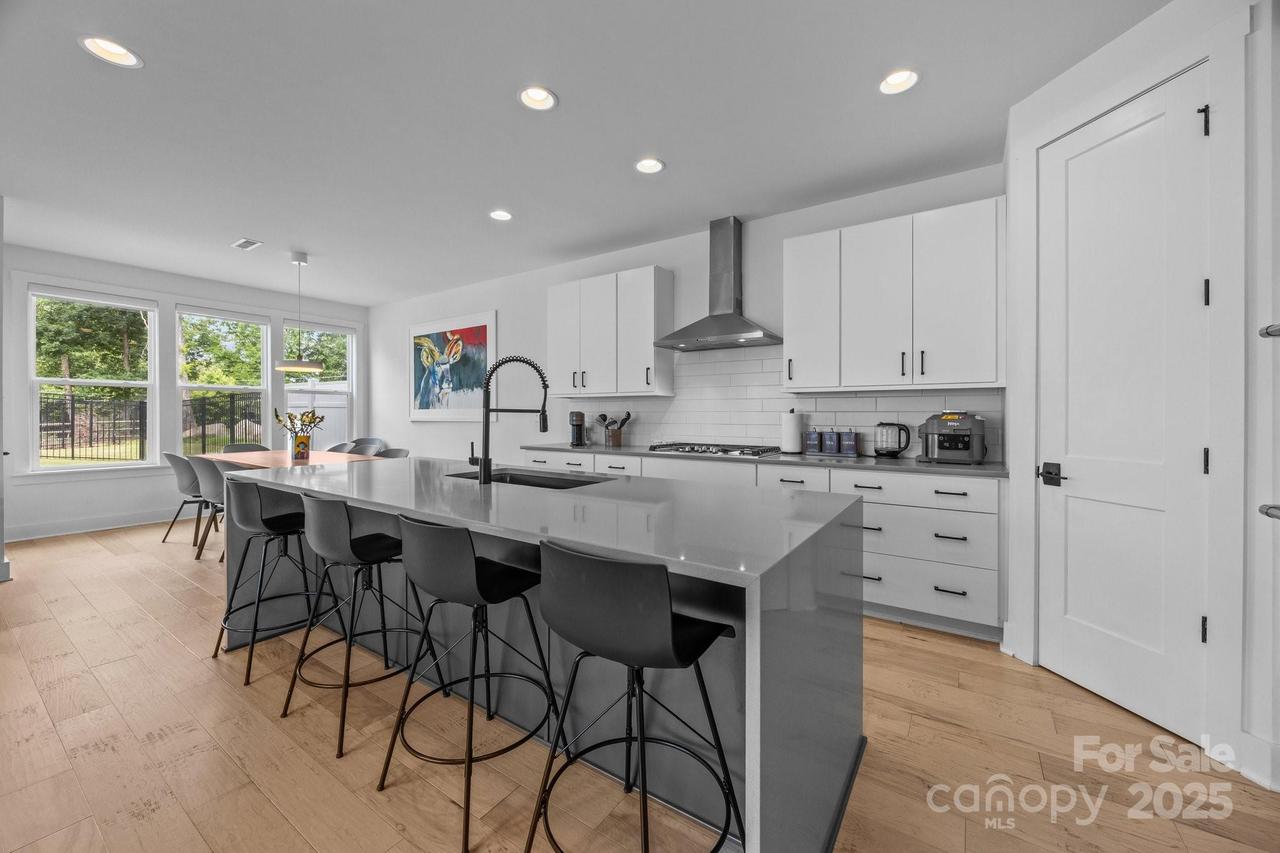 6032 Corbin Woods Ct., Charlotte, NC 28226