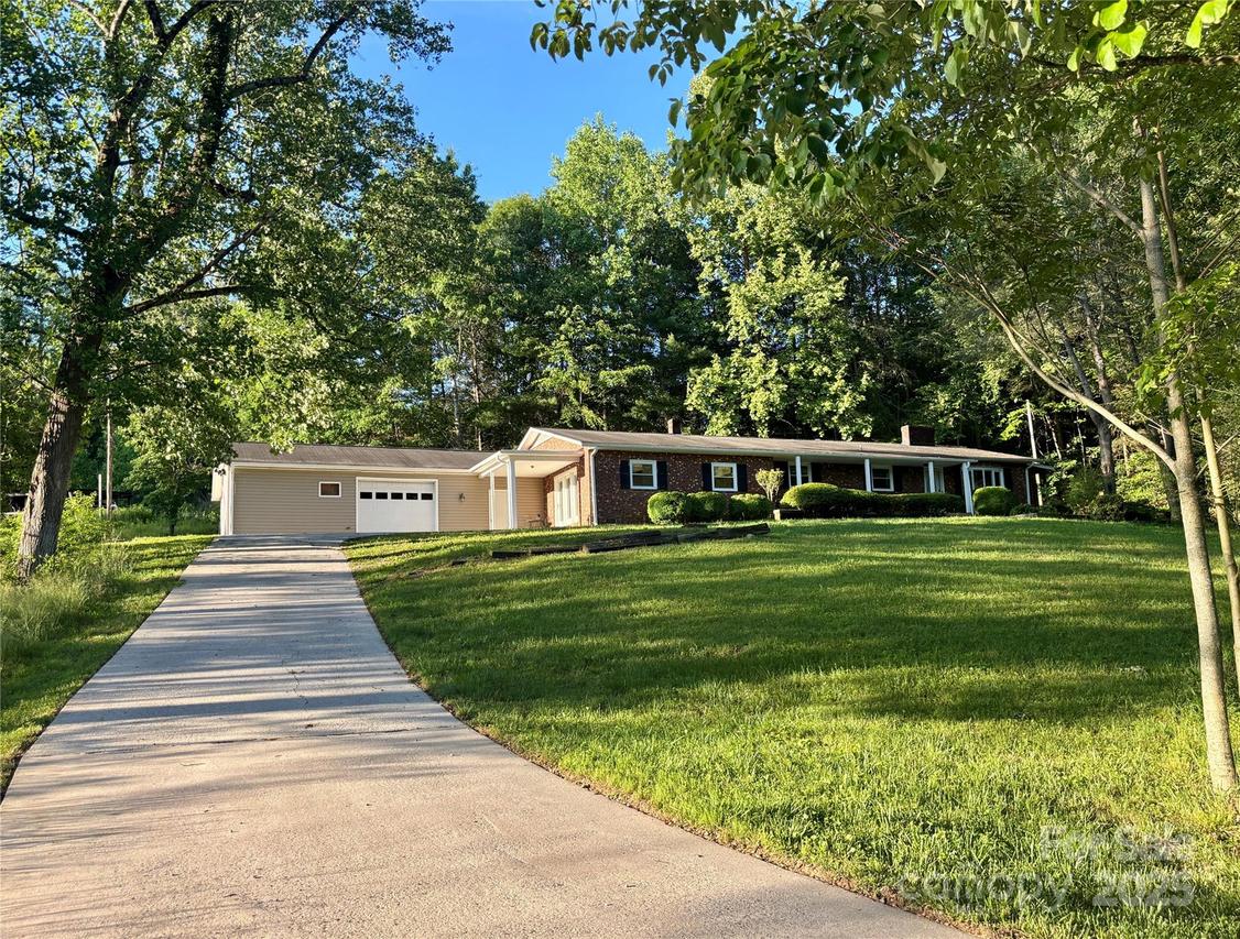 2130 Vashti Rd., Taylorsville, NC 28681